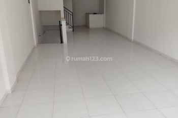 Ruko 3 Lantai Terawat Siap Pakai di Cipondoh Tangerang