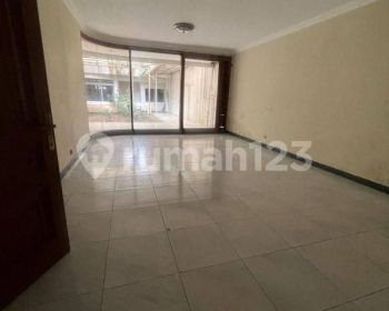 Disewakan rumah Hegarmanah kapten Tendean