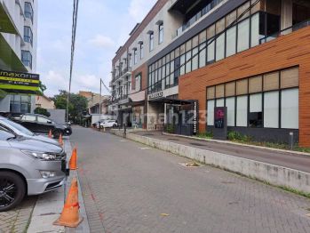 Di  Tanah lokasi sangat strategis di Jalan Hayam Wuruk Jakarta Pusat.