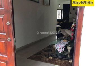 Rumah di Mekarwangi 2 Lantai Hadap Timur SHM