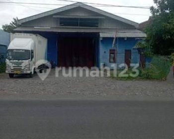 Disewakan Gudang Luas 1600 Meter Persegi Lokasi Strategis di Jalan Imogiri Barat