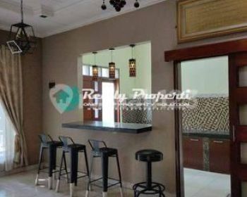 Rumah baru 2 lantai Fully furnished di Jalan Ken Arok