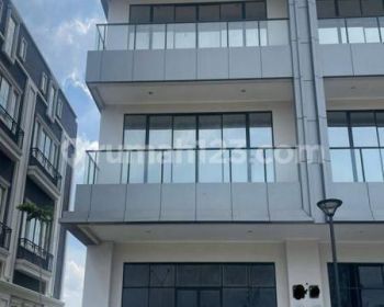 Disewakan Ruko di Jalan ebony golf raya jakarta utara pik 2, Pantai Indah Kapuk
