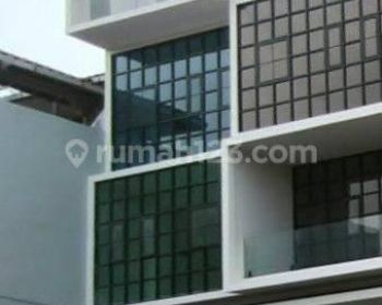 Ruko Siap Huni Lokasi Komersil Dekat Kampus Widya Mandala Surabaya