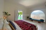 thumbnail-beautiful-3-bedrooms-villa-near-berawa-beach-bali-1