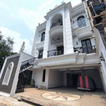 Rumah Classic Modern Ada Rooftop di Kebagusan Jakarta Selatan