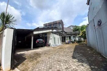 Disewakan Rumah Mewah Full Furnish di Demang Lebar Daun Jalan Bank Raya