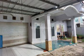 Rumah Sewa Cocok Untuk Tempat Tinggal Dan Kantor, Lokasi di Pinggir Jalan Raya,