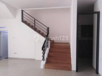 Rumah Disewa Minimalis Cantik di Setra Duta