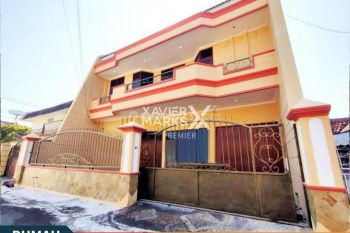 Rumah Megah Siap Huni di Jalan Buah-Buahan Dekat Cycber Mall, Malang