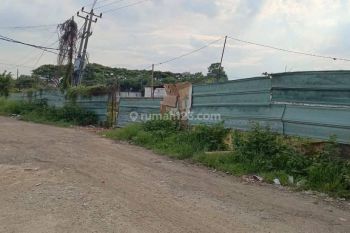 Gudang pabrik  bawah pasar di Jl Raya Bekasi Karawang KM 65