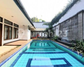 Dijual Rumah Lama Area Premium di Pondok Indah
