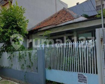 DIJUAL Rumah Tua hitung Tanah di Sunrise Garden Luas 150m² SHM