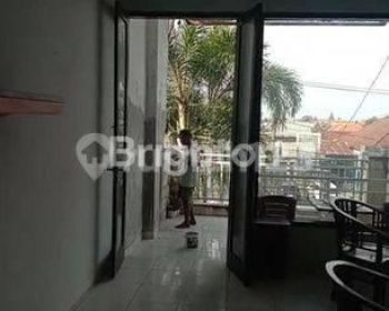 Ruko 3 lantai area bisnis di Renon cocok untuk kantor dan cafe