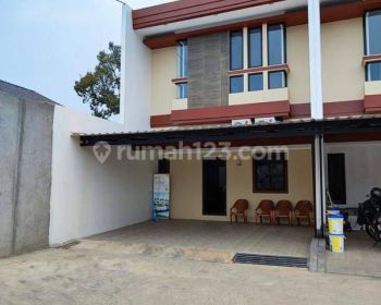 Rumah baru siap huni dicluster jatiwaringin raya kota bekasi