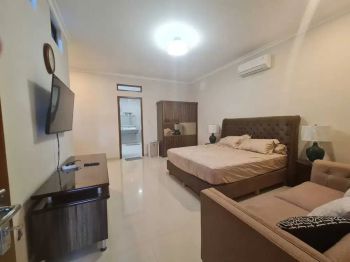 Rumah mewah baru berkelas di sriwedari dekat jalan slamet riyadi solo