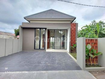 RUMAH MEWAH LIMASAN MODERN KEKINIAN DI PURWOMARTANI DEKAT BALAI DESA