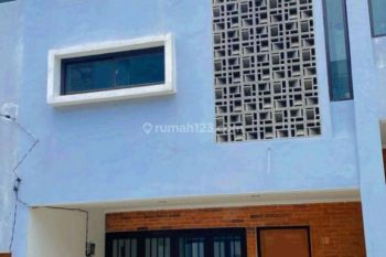 Rumah 3 Lantai di Gegerkalong dekat UPI SHM Bandung City View