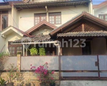 Rumah 2 Lantai  Bintaro jqya Sektor 2 Ciputat Timur ,tangsel