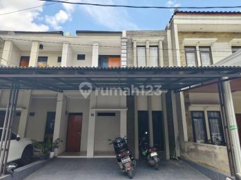 Disewakan Rumah 2 lantai mengahadap timur cluster one gate
