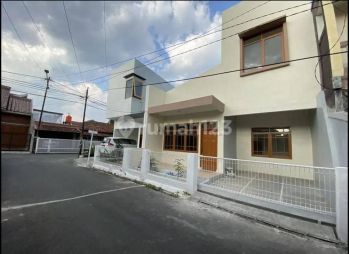 Rumah Di Margahayu Raya Metro Dekat Ke Tatasurya Buahbatu