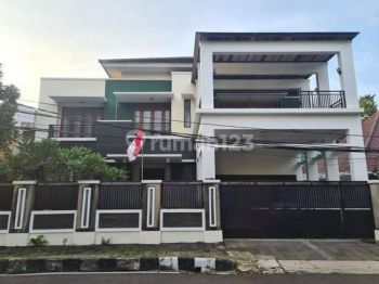 Dijual Cepat Rumah Siap Huni Lokasi Strategis di Menteng Jakpus
