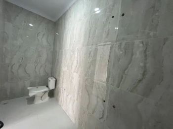 RUMAH BARU MEWAH 3 LANTAI CLASSIC CLUSTER STRATEGIS DI JAGAKARSA