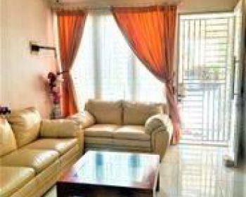 Rumah di Green Court 2 Lantai SHM Bagus