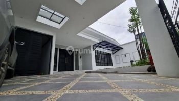 Rumah Mewah Brand New Jakarta Selatan