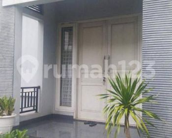 Rumah 2 Lantai Bagus Semi Furnished di Kayu Putih, Jakarta Timur