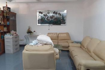 Disewakan Rumah Siap Huni Furnish Hadap Selatan di Gading Kirana Barat, Kelapa