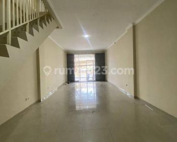 Di sewakam ruko green lake city dengan harga terjangkau