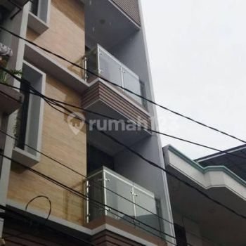 SIAP HUNI. SEMI FURNISHED. 3 LANTAI