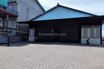 GUDANG SETETAN LUAS 1725 m²