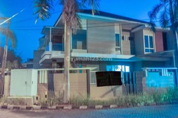 Sale Rumah: Dijual Rumah Araya