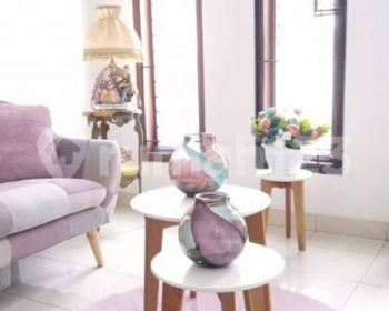 Rumah Nan Indah Dan Tertata Apik Bebas Banjir di Kavling Munggang Pondok Cipta