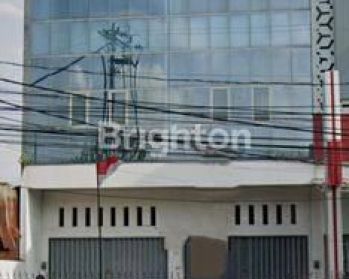 RUKO 3 LANTAI SIAP DIPAKAI