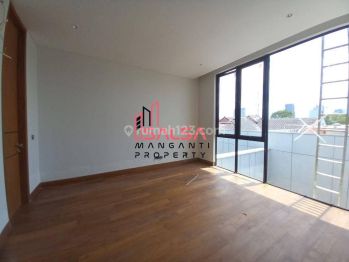 House Beautiful Rumah Baru Private Pool Dan Garden Near School Prancis Dan Mrt