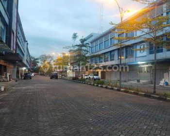 Dijual Ruko CBD Polonia SHM di Jl. Padang Golf