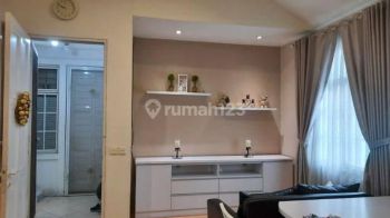 Townhouse di lantai 2 hoek lega dekat ke hypermart dan tol