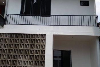 Rumah 2 Lantai Baru Semi Furnished SHM di Taman Permata