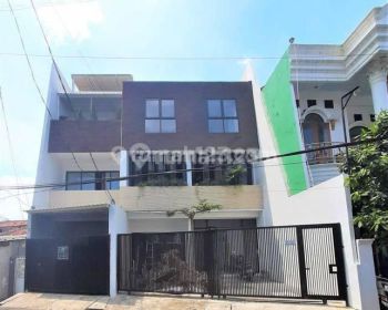 Ruko Gandeng Tomang. 3 Lantai. 7x14. Jalan 3 Mobil.