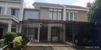 Rumah Rapi, ada taman belakang di Feronia Park, Alam Sutera