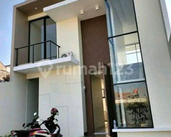 Rumah Baru 2 Lantai Lokasi Strategis Sayap Batununggal