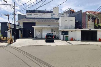 Rumah kebayoran baru cocok buat office dan usaha Restaurant