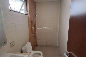 Disewakan Rumah 2 Lantai di Prestigia Eminent Bsd Rapi Dan Bagus