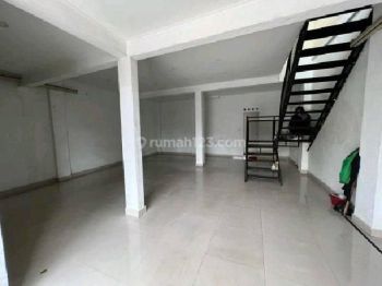Disewakan Ruko Siap Huni 3 Lantai, Mainroad Cimahi Ref.03250