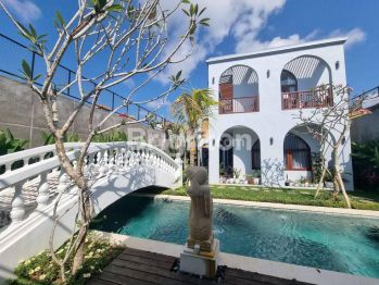 Luxury brand new villa plus minimalist apartement