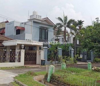 Muraah.. Rumah Bagus Hoek Depan Taman di Jl. Taman Sembakung ,jatiwaringin Asri,