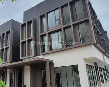 Disewakan Ruko Hook 3 Lantai Virginia Arcade Bsd City